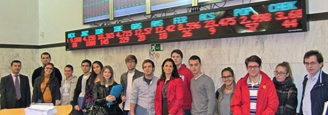 Alumnos de Derecho de la UCV visitan la FEBF para conocer el funcionamiento de la bolsa