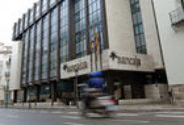 Bancaja adelanta la reunión extraordinaria del consejo 