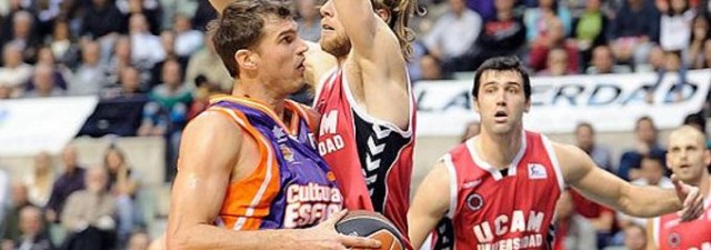 Splitter podría regresar a la NBA