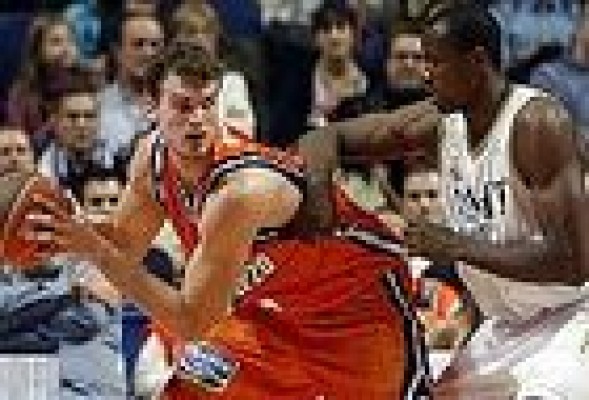 Real Madrid gana a Valencia Basket