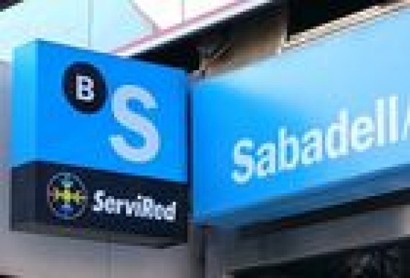 CAM y Sabadell, caminos paralelos en bolsa (de momento)