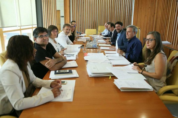 El PP pasa el primer filtro para bajar el IBI un 5% con apoyo de Cs y el voto de calidad de Barcala