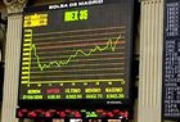 El Ibex recupera el 8.200 y la prima roza los 360 puntos