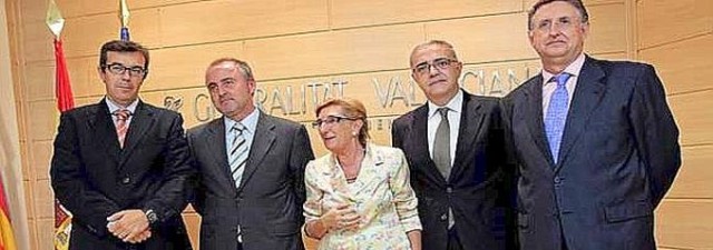 El conseller Cabré y Gotzone Mora, sin 'feeling'