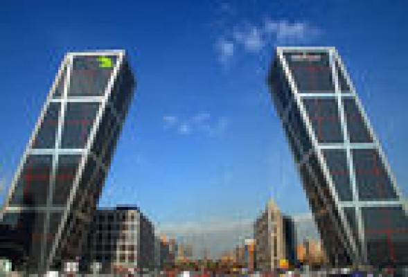Bankia espera recibir nuevas ofertas de compra por la Torre Kio de Madrid a comienzos de año
