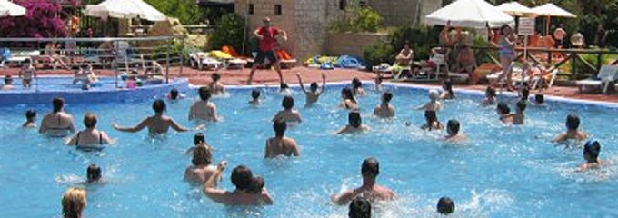 Marina d'Or ultima la apertura de un parque acuático