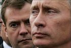 El presidente ruso alaba la gestión anticrisis de Putin, acusado de <br />fraude electoral