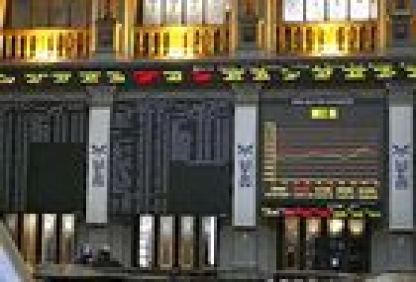 El Ibex 35 sube un 0,2% en la apertura, con la prima de riesgo en los 328 puntos