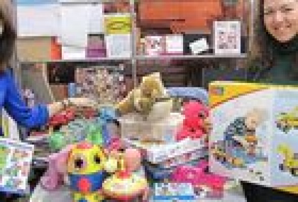 Las 'bloggers' de moda valencianos se unen para recoger juguetes