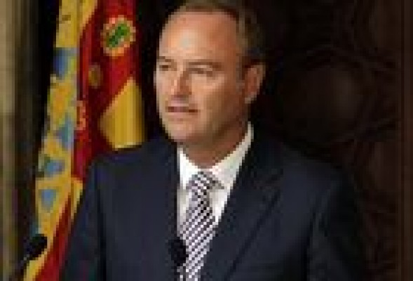 El Gobierno presentará a finales de mes un plan para refinanciar la deuda de las CC.AA