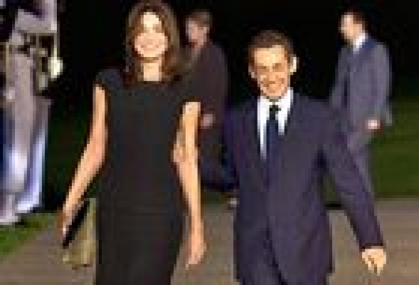 Carla Bruni, acusada de irregularidades financieras en su fundación