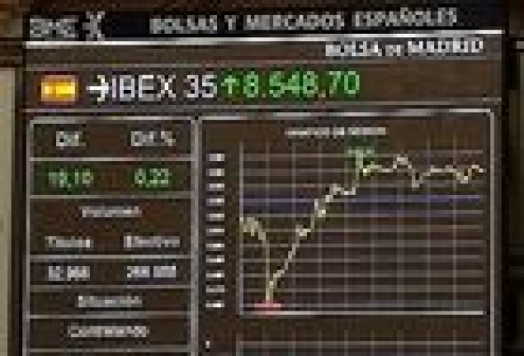Santander y BBVA impulsan el Ibex un 2% a media sesión