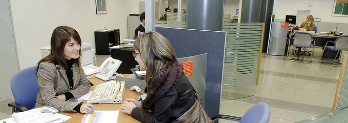 La banca sube las hipotecas un 4,3% para compensar la caída del Euríbor 