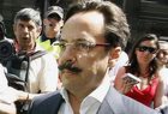 'El Bigotes' llama 'gilipollas' a Camps por no ir a una reunión con un embajador y alaba el cariño de Costa