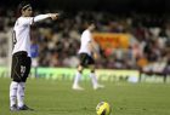 Banega renueva con el Valencia