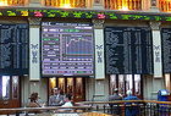 El Ibex amanece subiendo un 0,5%, con la prima en 338 puntos