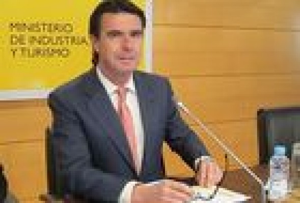 Soria pide a las autonomías más endeudadas que 