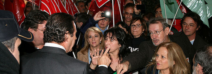 El secretario de Administración Pública frente a los funcionarios - 