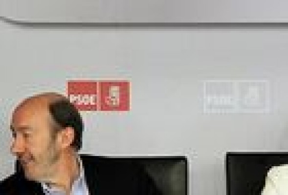 Rubalcaba y Chacón creen llevar una ventaja de 100 delegados entre ambos