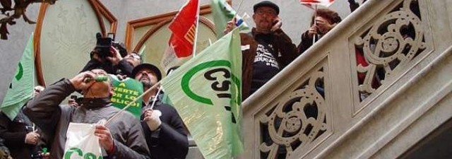 Los sindicatos estudian encerrarse en la sede de Presidencia para protestar por los recortes 