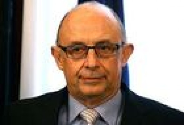 El ministro Cristóbal Montoro advierte que la EPA de 2011 arrojará 5,4 millones de parados