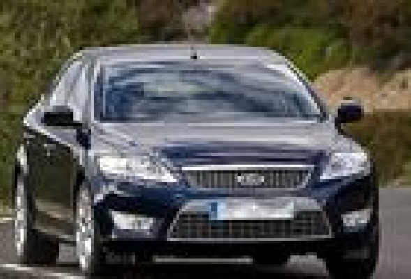 La Generalitat vende más de la mitad de los coches oficiales