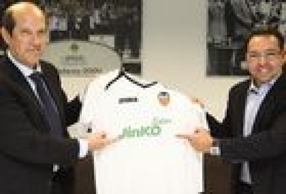 Valencia CF, patrocinado por Jinko Solar
