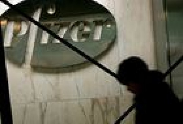 Pfizer gana un 21% más pero prevé un descenso tras perder un medicamento clave