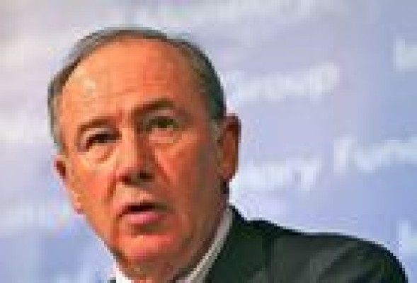 Rato, principal 'damnificado' del límite salarial en los bancos con ayudas