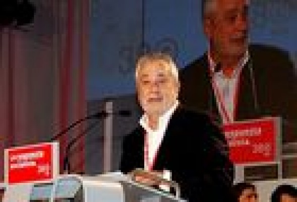 Griñán presidirá el PSOE y Elena Valenciano ocupará la vicesecretaría general