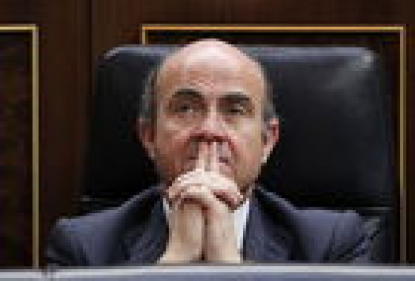 De Guindos cifra en el 10% la caída del crédito en España, que explica el mayor retroceso del PIB