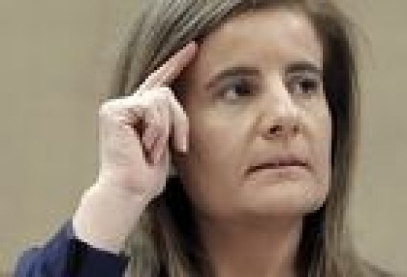 La ministra Fátima Báñez dice que será difícil crear empleo neto en 2012