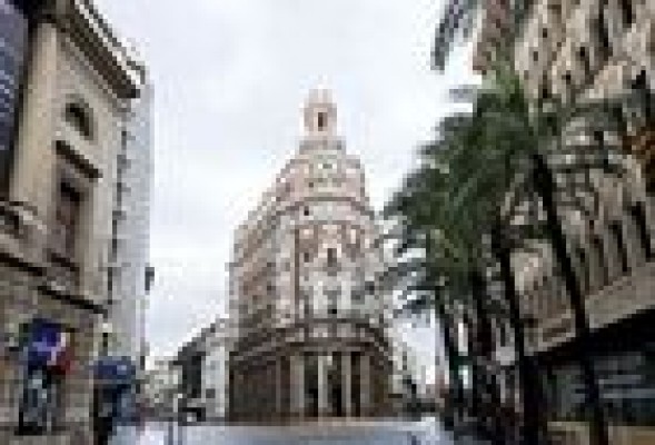 Banco de Valencia lidera las pérdidas en bolsa a media sesión
