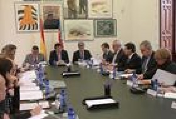 el Consell exige a los consellers que certifiquen mensualmente el ahorro generado