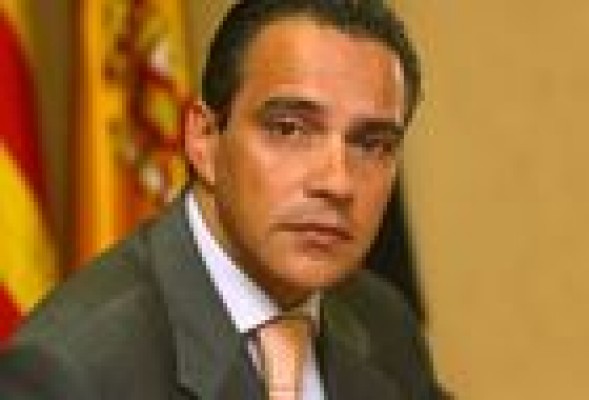 El Consell prescinde del histórico Román Ceballos