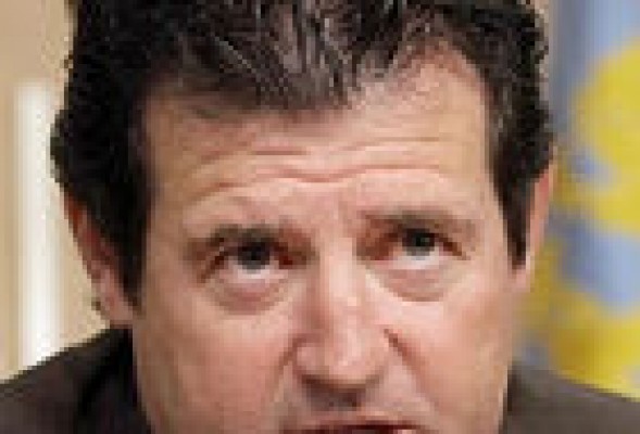 José Císcar, la mano que mece la cuna en Consell