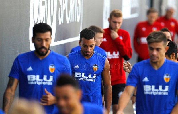 El Valencia vuelve al trabajo sin internacionales y los lesionados Guedes y Mina


