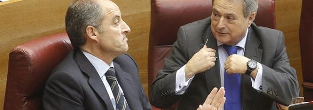 Camps regresa a Les Corts mientras sus afines hacen cuentas para una candidatura
