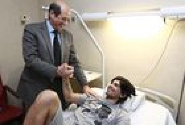 Manuel Llorente visitó a Banega en el hospital
