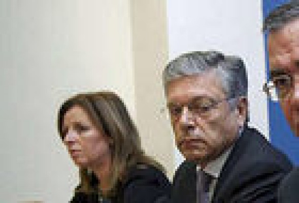 La ex directora general de la CAM pide al menos 10 millones de euros por su despido