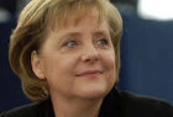 Merkel alardea de austeridad fiscal al cerrar 2011 con un déficit del 1%