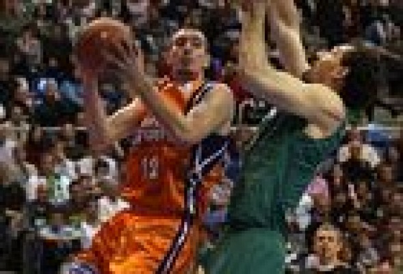 El Valencia Basket, con un gran Nando de Colo, agudiza la crisis del Unicaja (58-68)