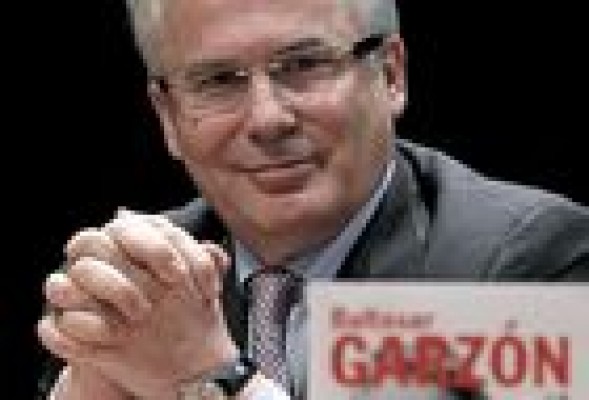 El Supremo absuelve por mayoría a Garzón por investigar los crímenes del franquismo