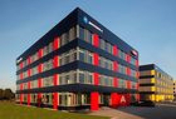 Azora, donde estaban Lubasa y  Ballester, invierte 110 millones en Europa del Este