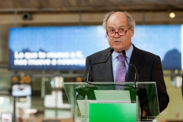 El presidente de la aerolínea canaria Binter reduce un 19% su participación en Natra