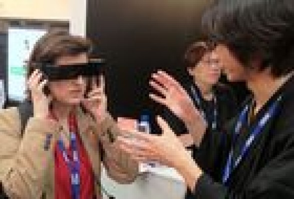 Mobile World Congress 2012: El mercado de los 'smartphone' alimenta el multimillonario negocio móvil más allá del teléfono