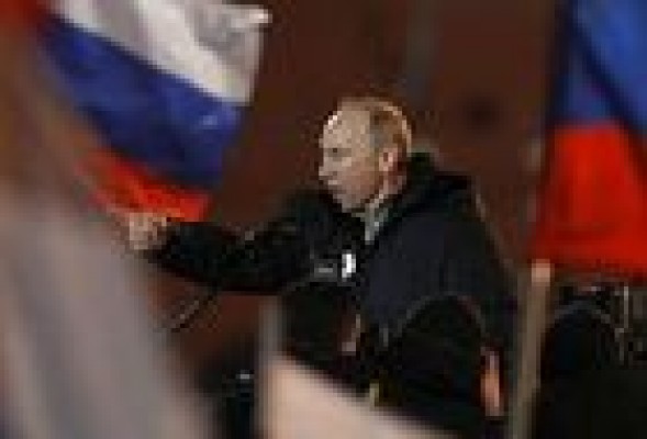 Putin proclama su victoria ante más de 100.000 simpatizantes en Moscú