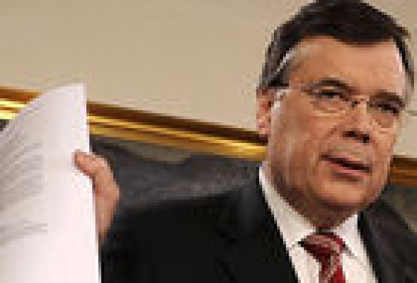 El exprimer ministro islandés niega responsabilidad en el colapso bancario