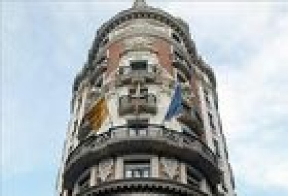 La reforma de Guindos amenaza la fusión Unicaja-cajas castellanas y tensa a Bankia