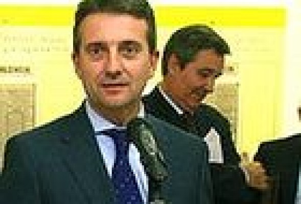 Sabadell controla los puestos clave de CAM donde solo sobreviven José Pina y Bernardo Chuliá